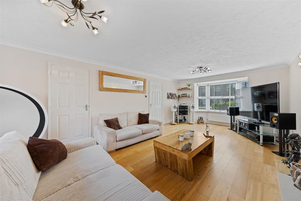 Property photo 3 of 44 Living Room