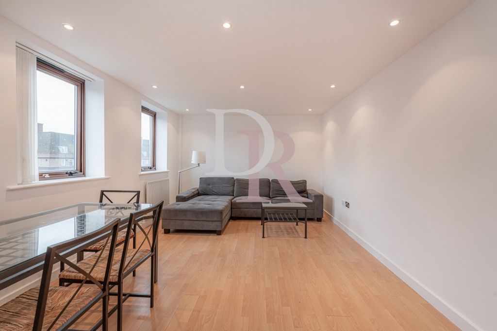 Property photo 2 of 16 Reception Room