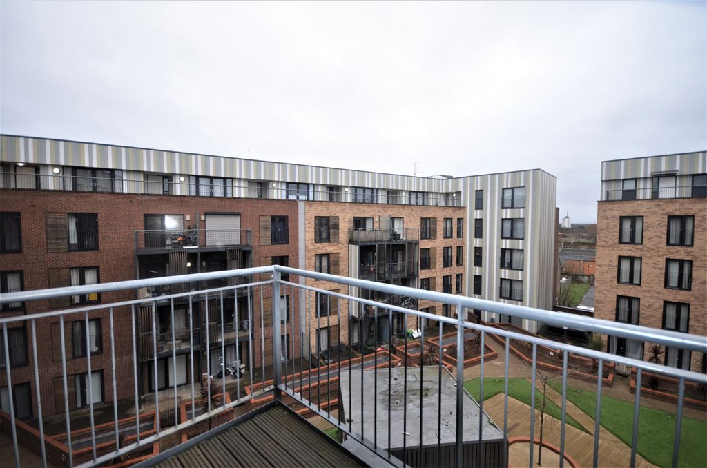 Property photo 1 of 11 Two Bedroom Flat