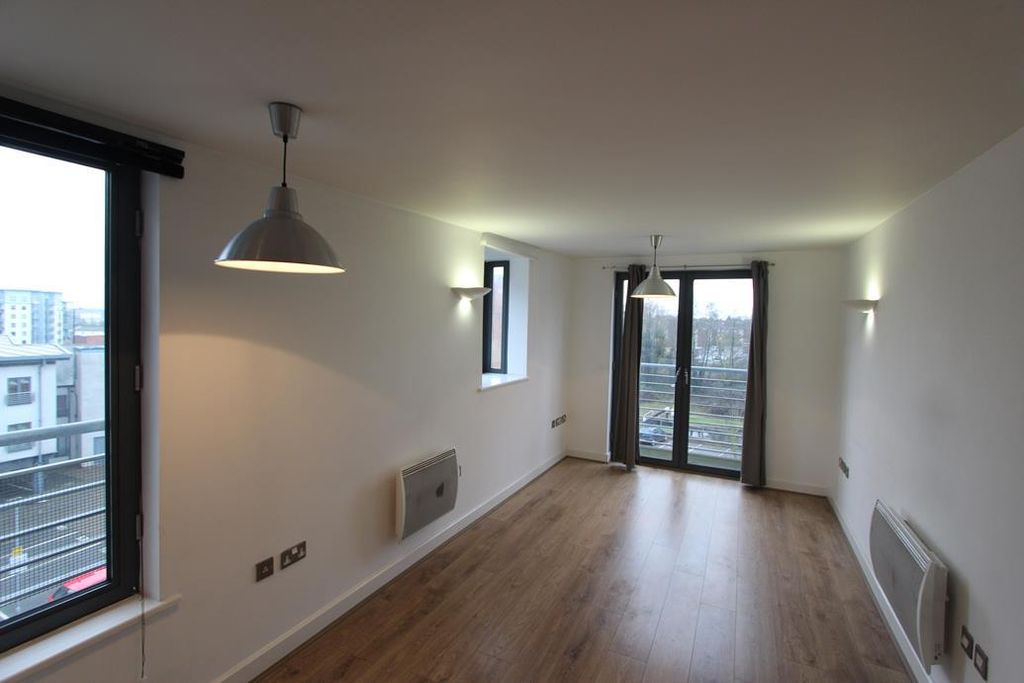 Property photo 2 of 6