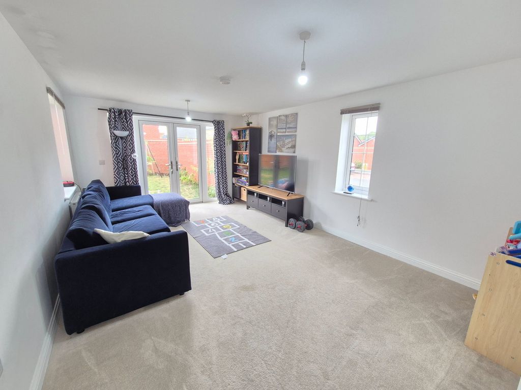 Property photo 2 of 21