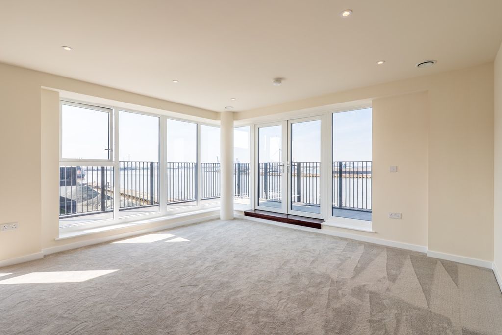 Property photo 3 of 28 5417033