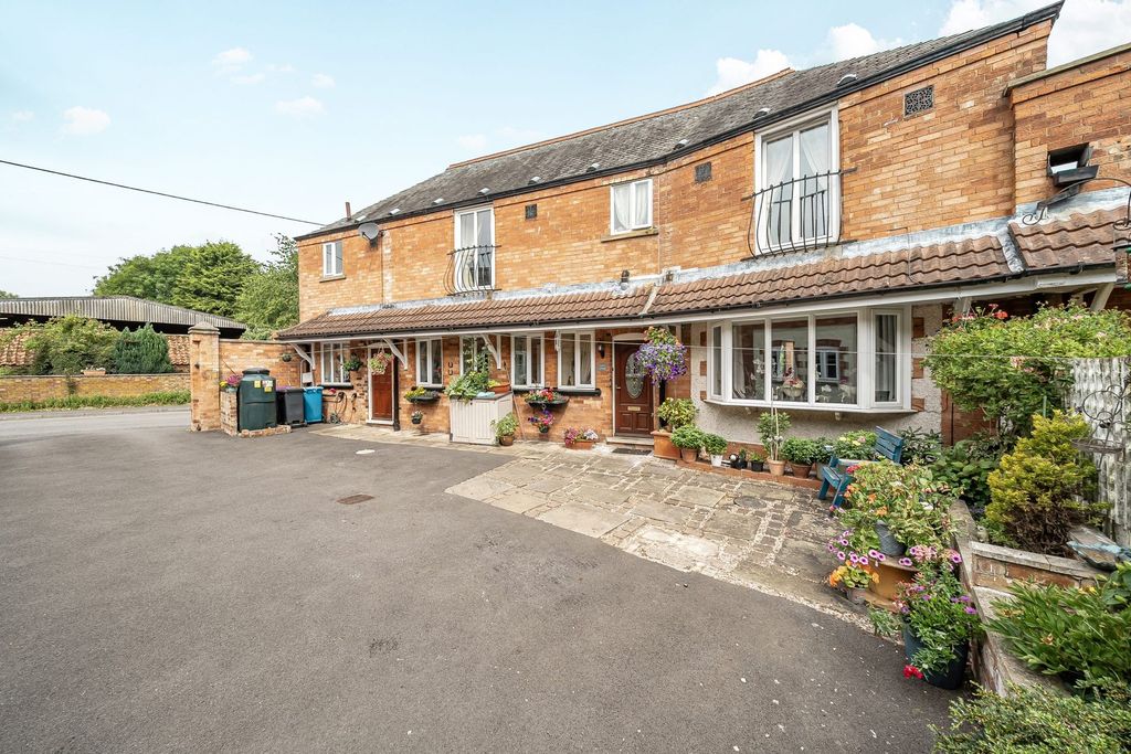 Property photo 3 of 31