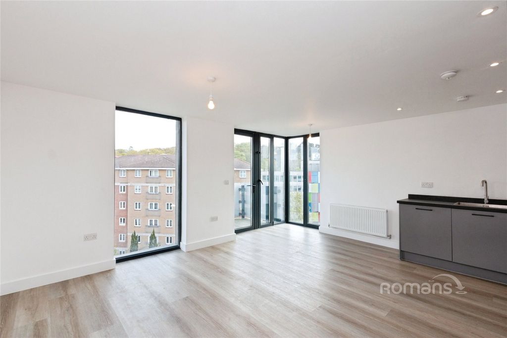 Property photo 2 of 14 Picture No. 21