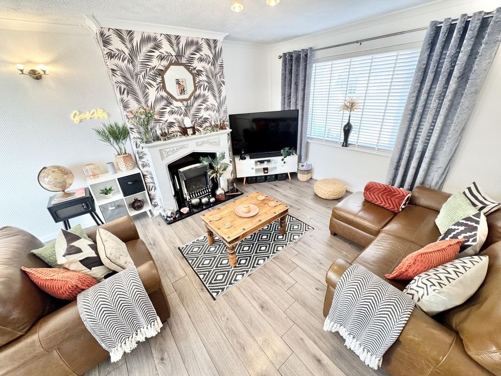 Property photo 3 of 21 Living Area