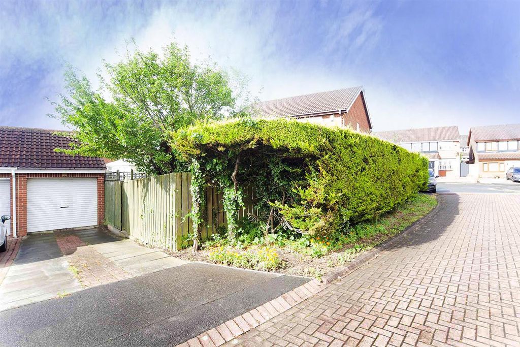 Property photo 3 of 20