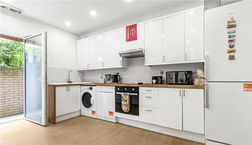 Property photo 2 of 11 Kitchen.Jpg