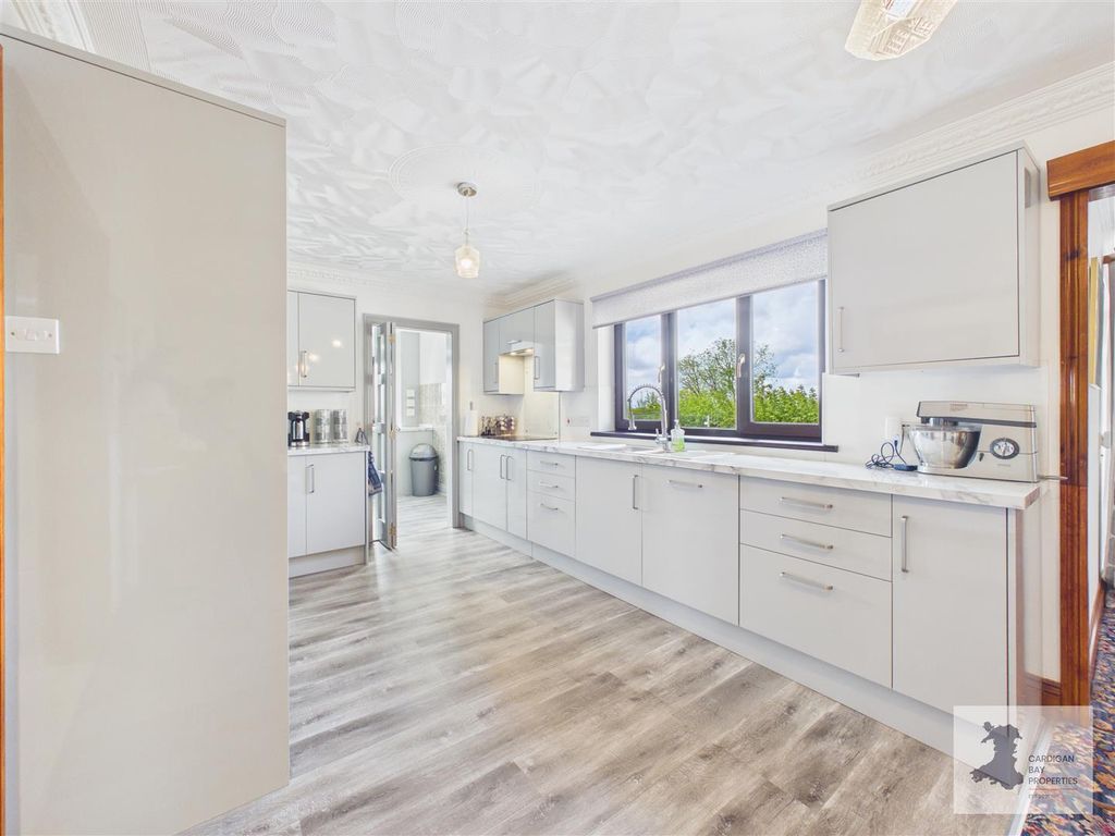 Property photo 2 of 40 Kitchen