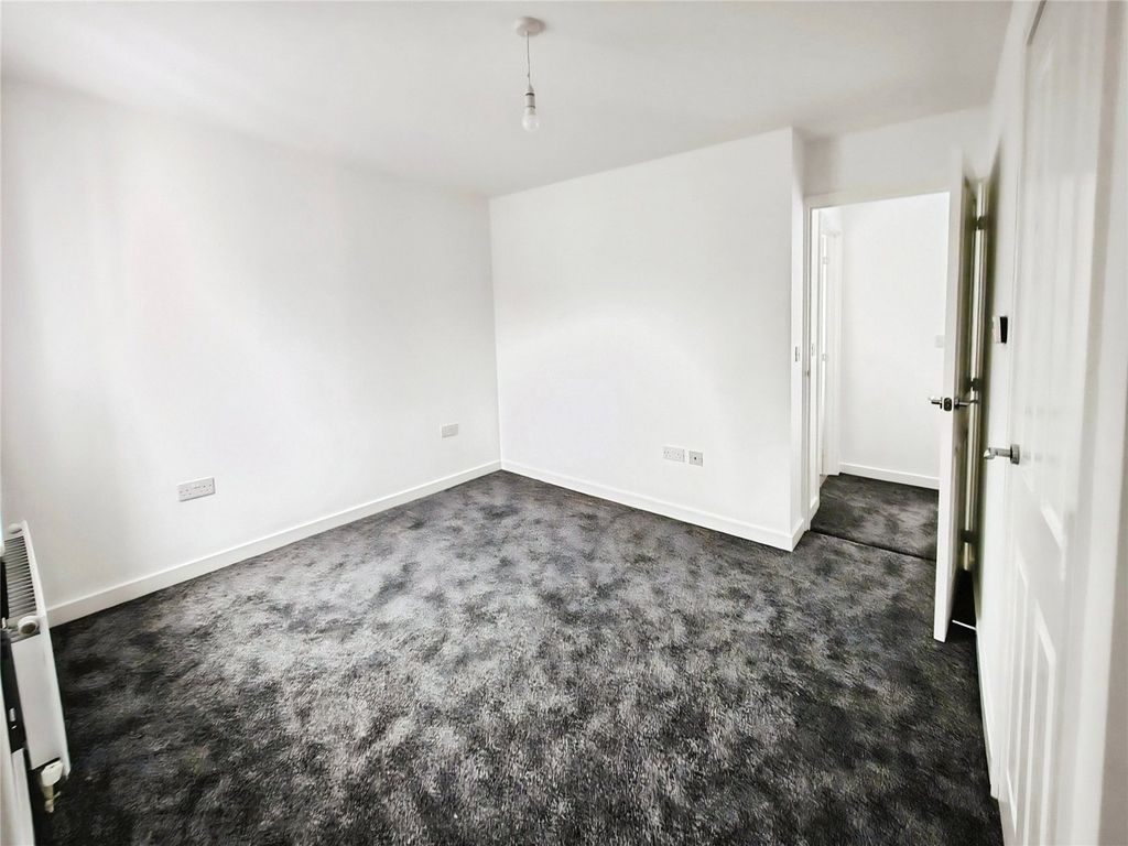 Property photo 3 of 14 Bedroom 1