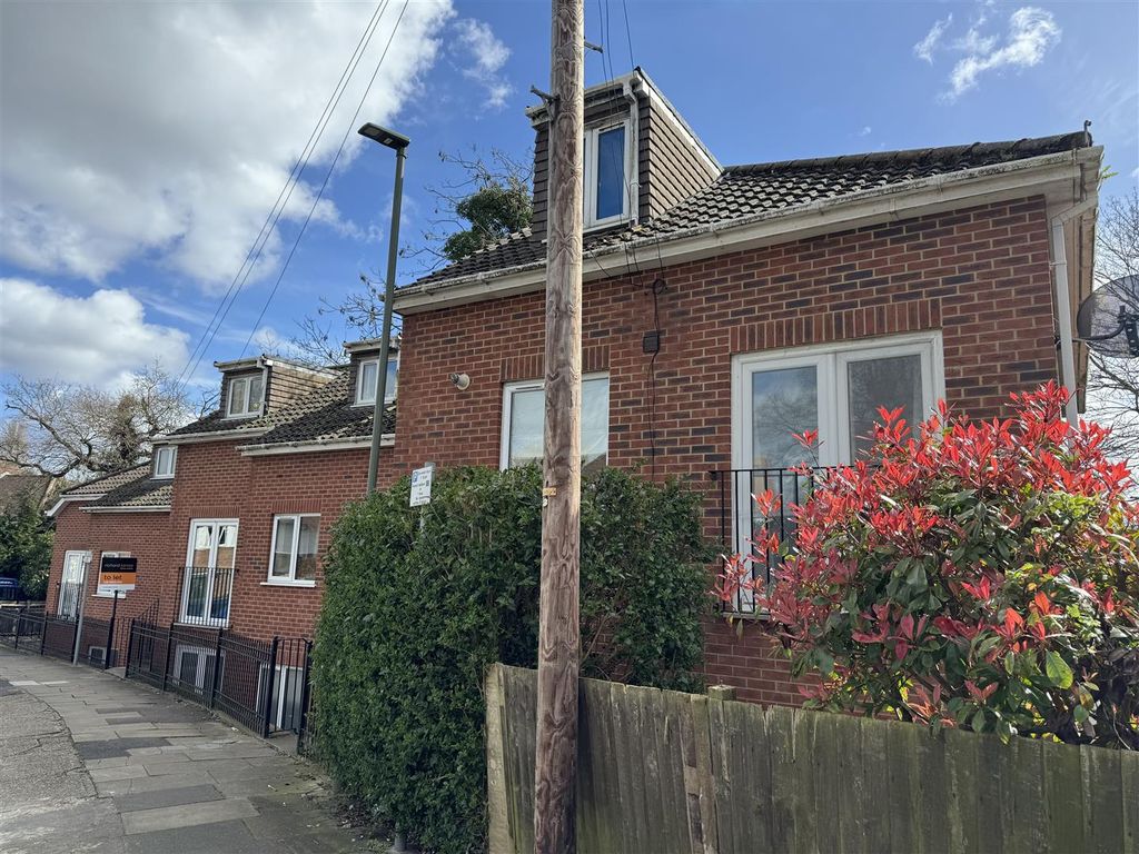 Property photo 1 of 6 Ext.Jpg