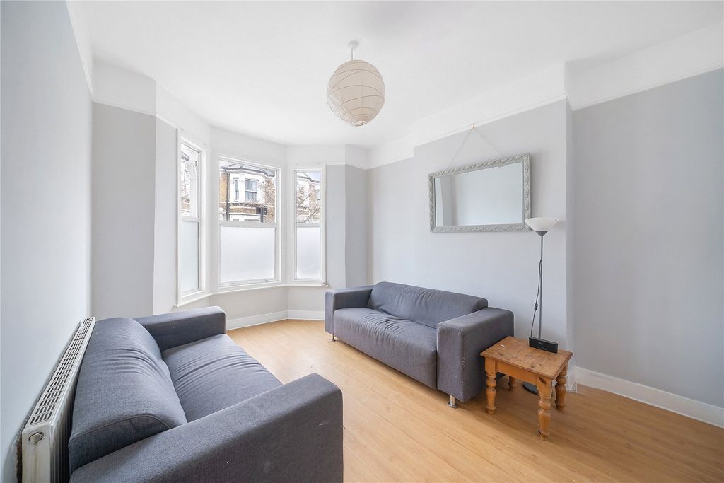 Property photo 2 of 19 Picture No. 04