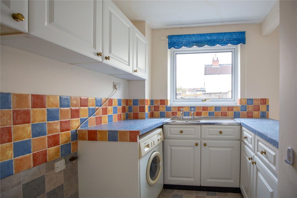 Property photo 3 of 14 Picture No. 06