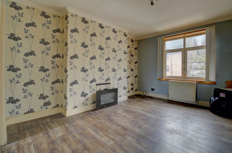 Property photo 2 of 7 Photo 6