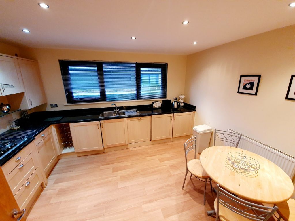 Property photo 3 of 9 Picture No. 06