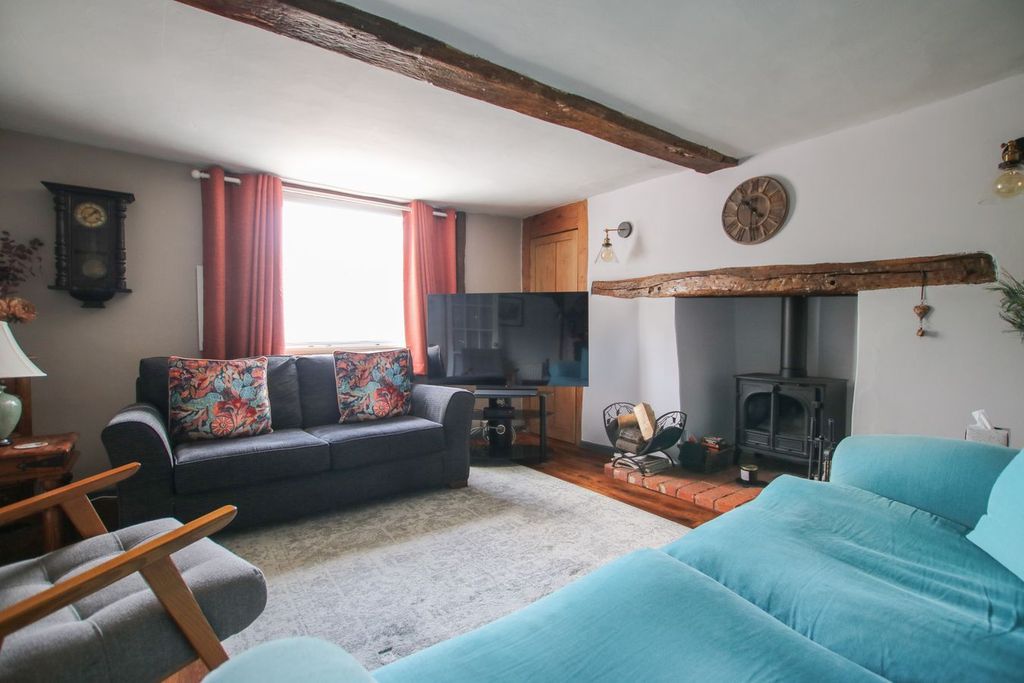 Property photo 3 of 18