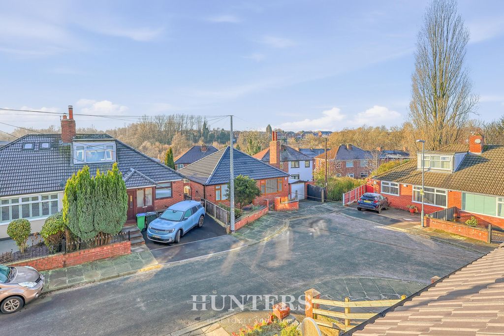 Property photo 2 of 18 Front (Exterior)