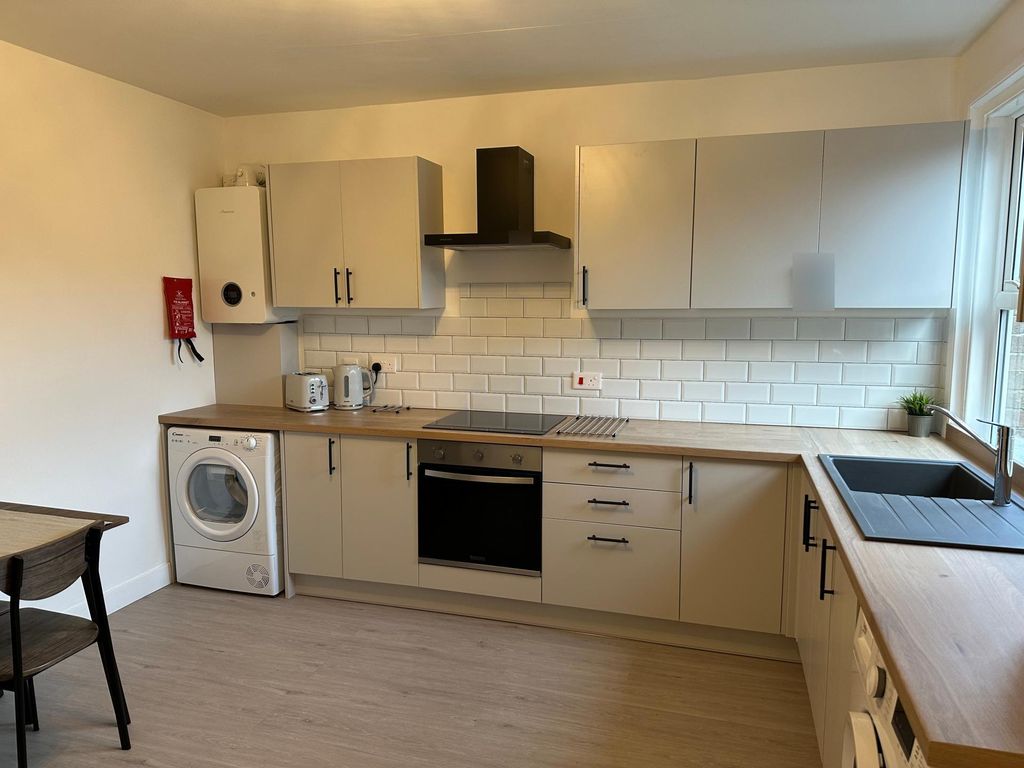 Property photo 2 of 7 Photo 1