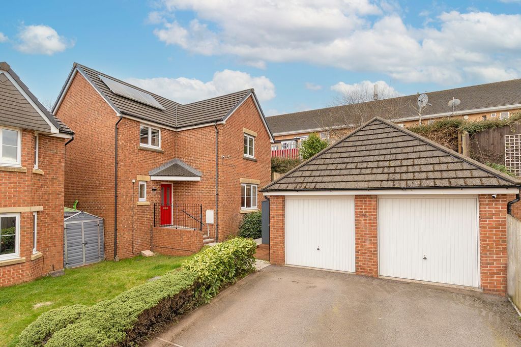 Property photo 1 of 31