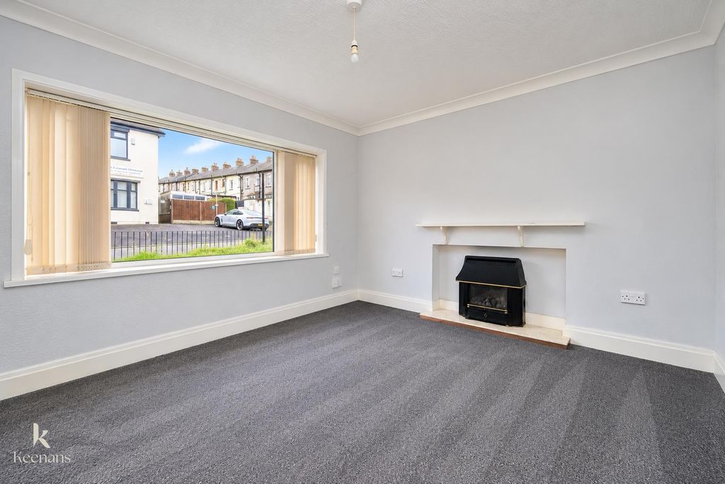 Property photo 3 of 17 2.Jpg
