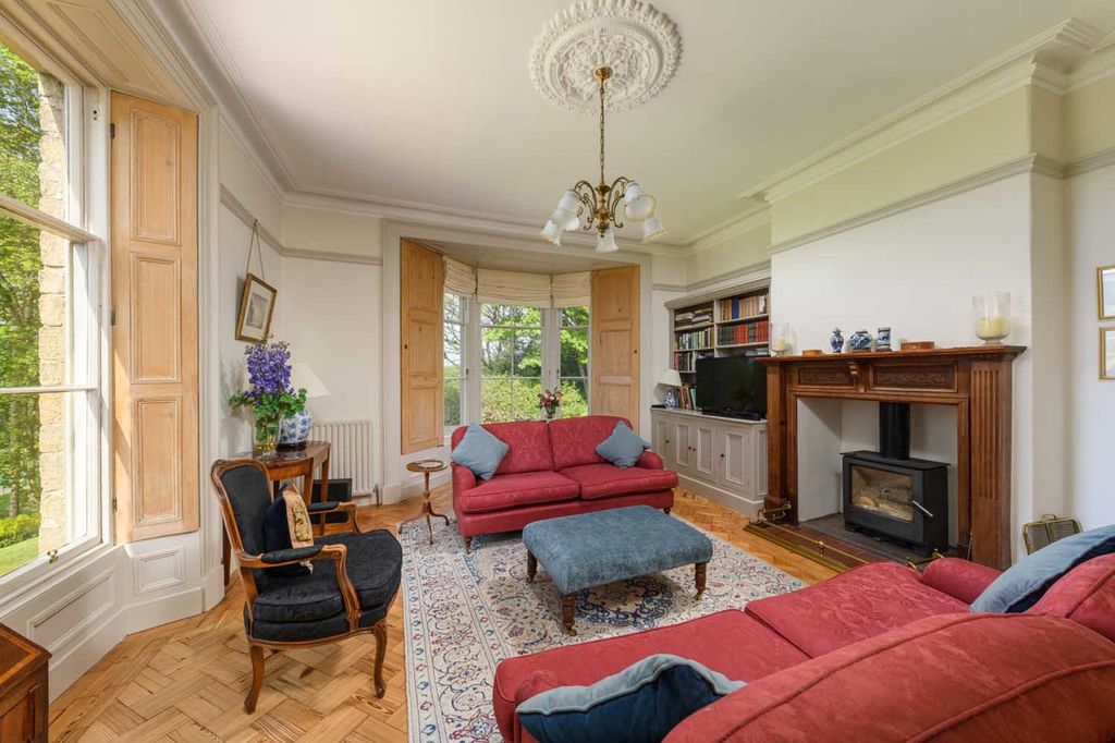 Property photo 2 of 26