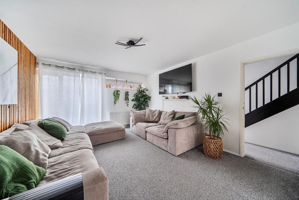 Property photo 2 of 13 1-6A9Ec41B86399-1516670 (15)-1.Jpg