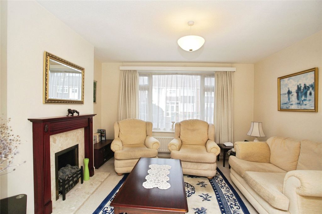 Property photo 3 of 21 Picture No. 02