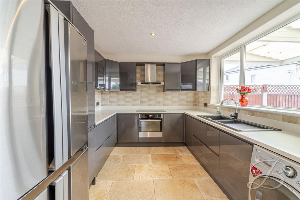 Property photo 2 of 31 Ccltd-20.Jpg