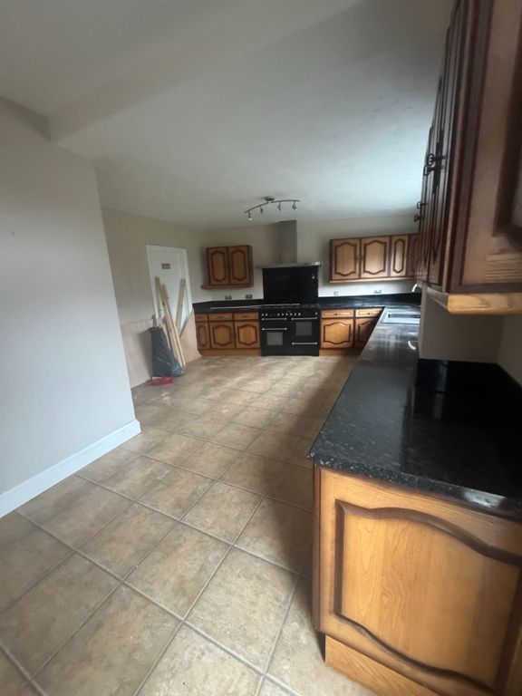 Property photo 3 of 11 Photo 3