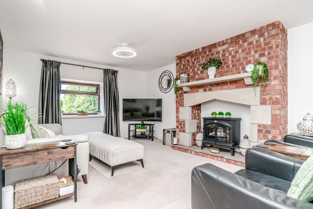 Property photo 2 of 75
