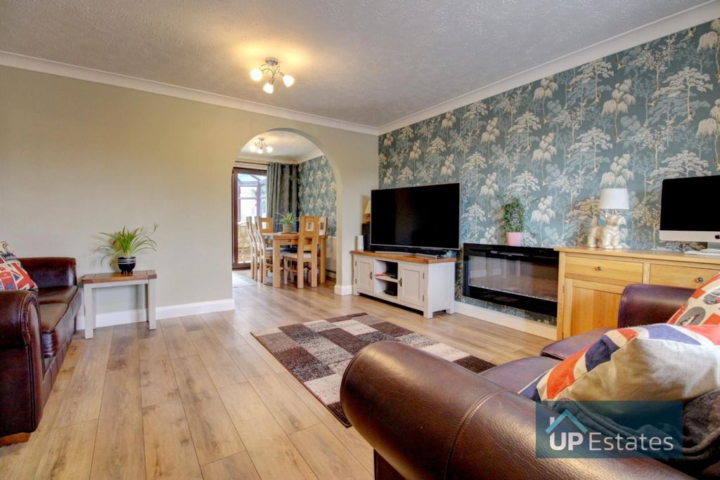 Property photo 3 of 31