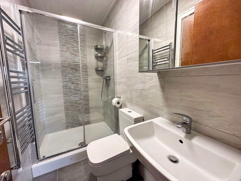 Property photo 3 of 5 Photo 26