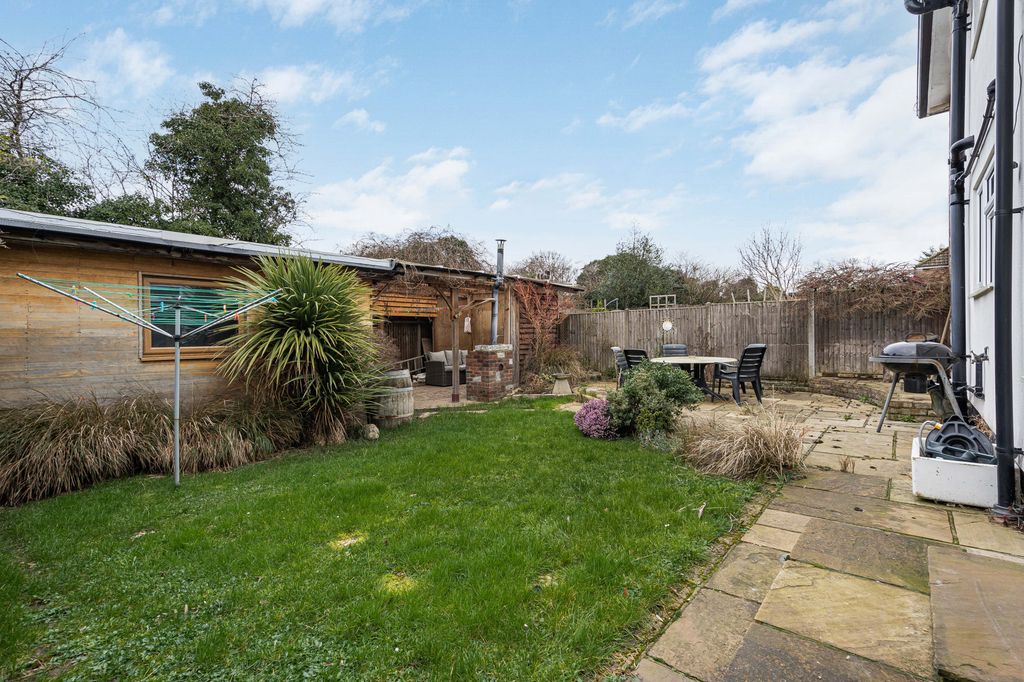 Property photo 3 of 19