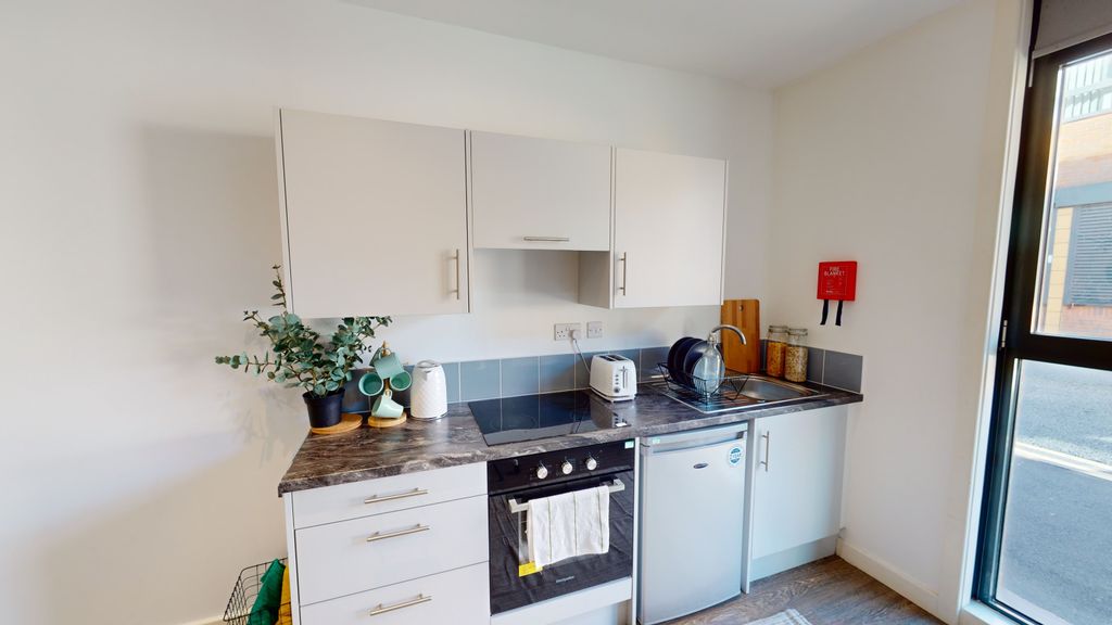 Property photo 2 of 4 Kitchen