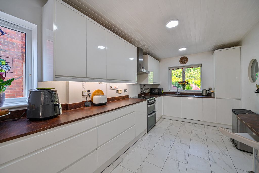 Property photo 3 of 21 1448131-14-69Ef69...
