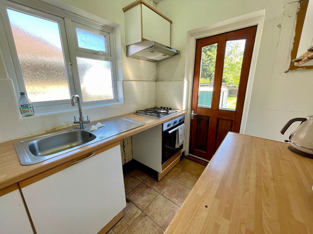 Property photo 3 of 9 4954173