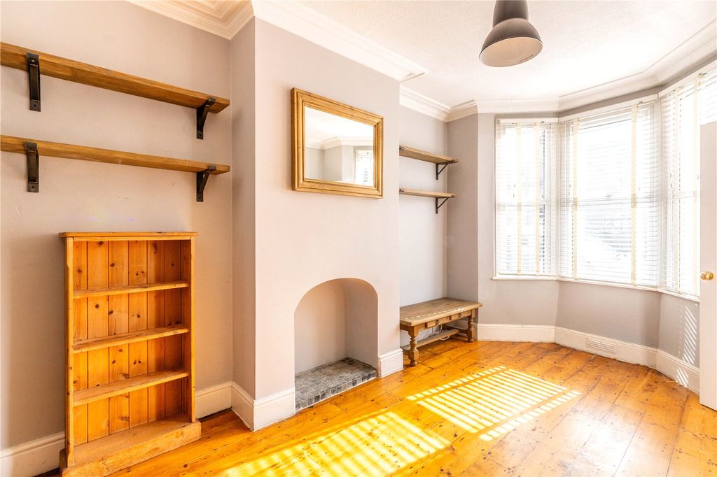 Property photo 2 of 26 Picture No. 08