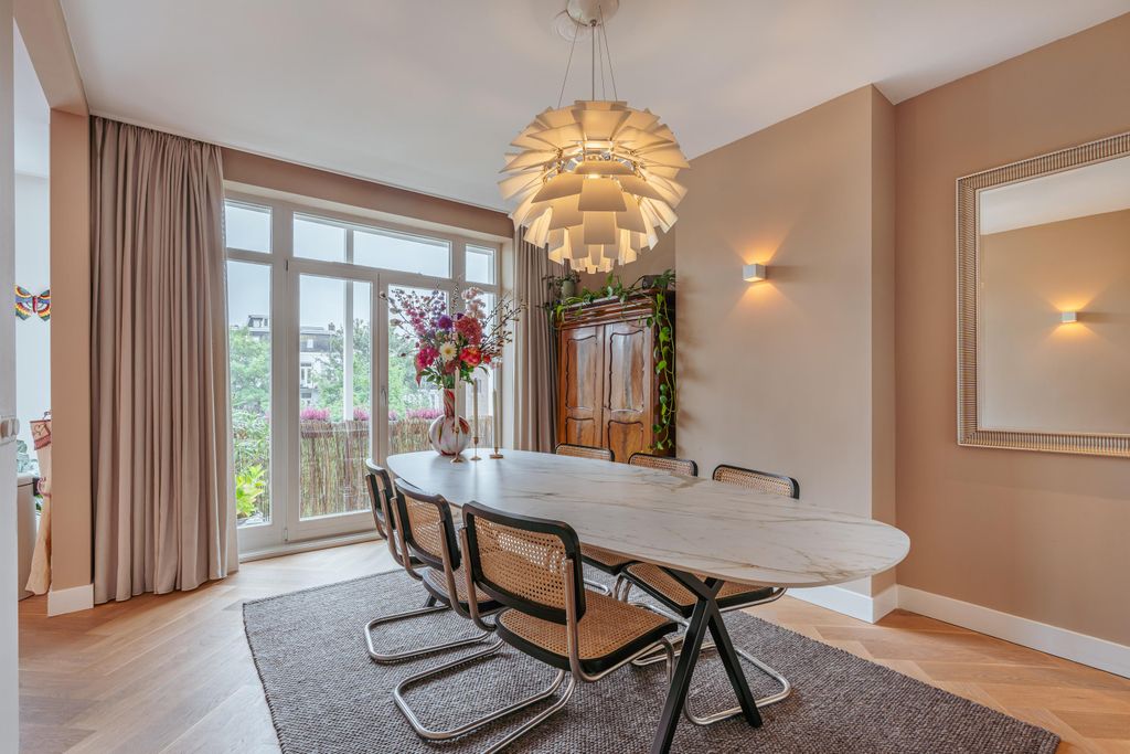 Property photo 2 of 52