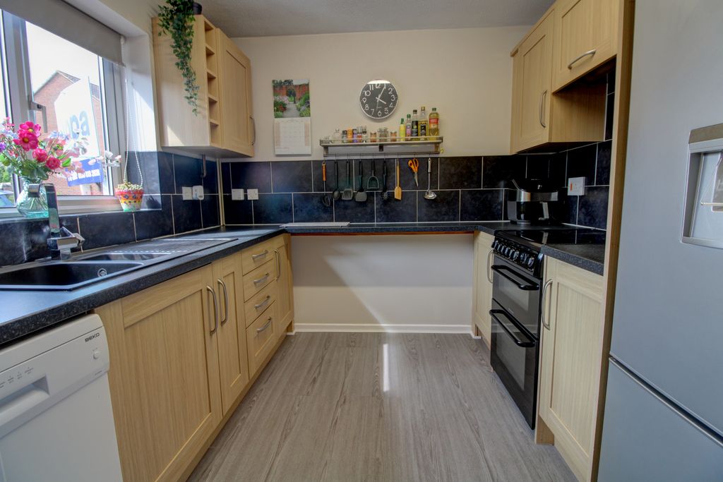 Property photo 3 of 11 Photo #3