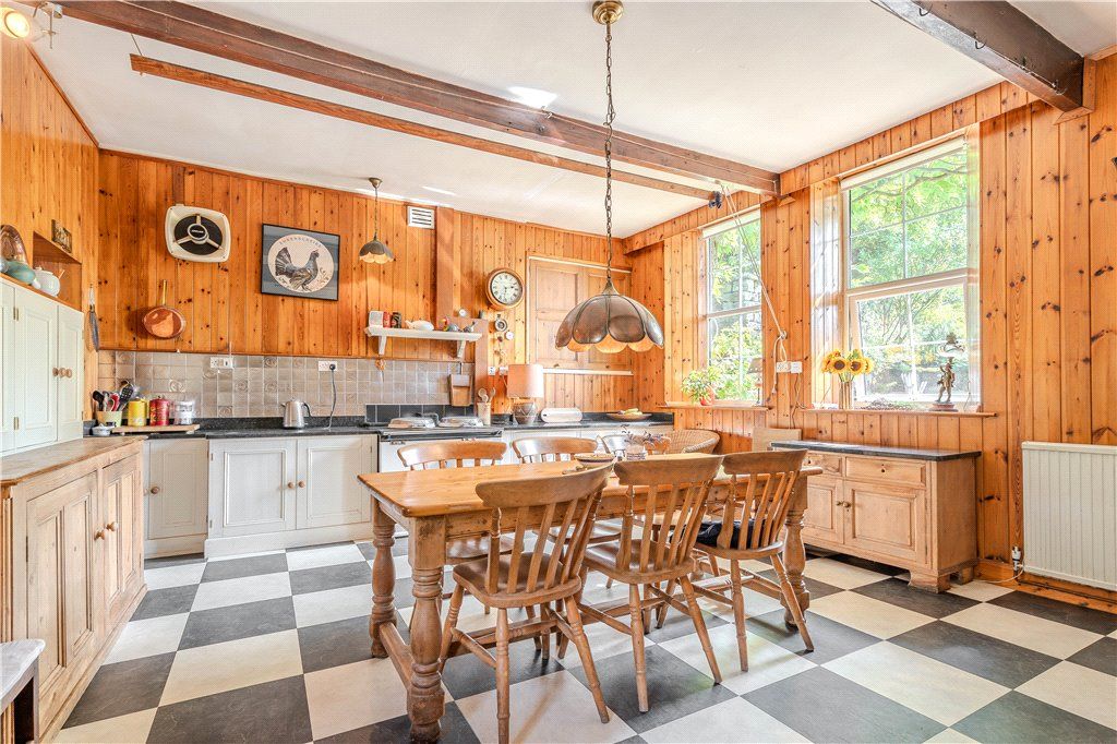 Property photo 2 of 34 Kitchen
