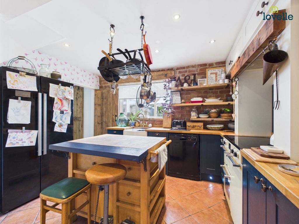 Property photo 2 of 23