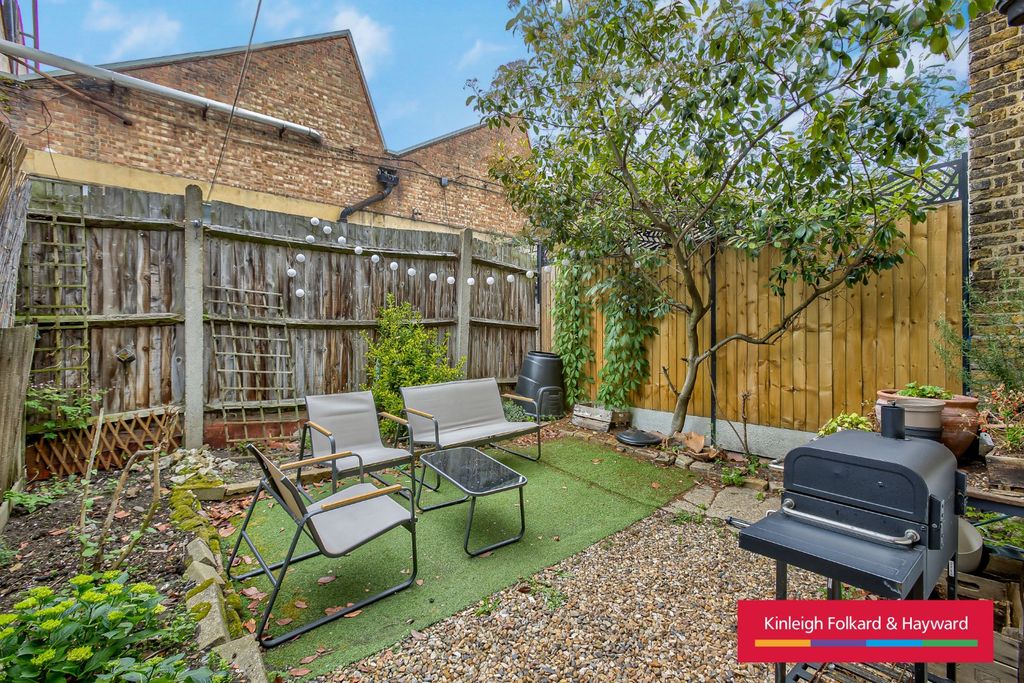 Property photo 2 of 19 Picture No. 28