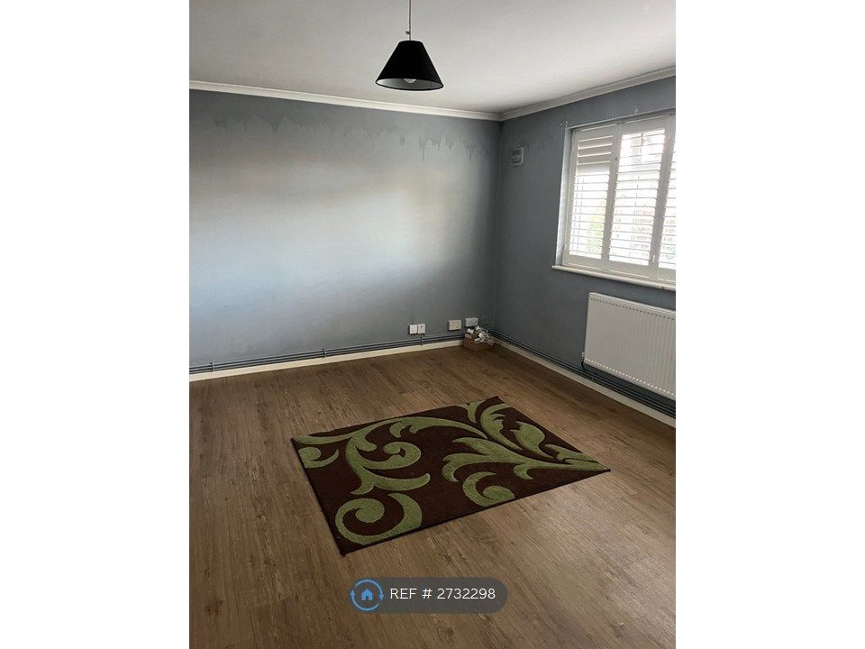 Property photo 3 of 8 Living Room