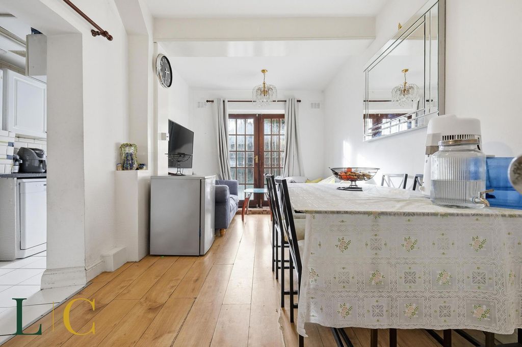 Property photo 3 of 21