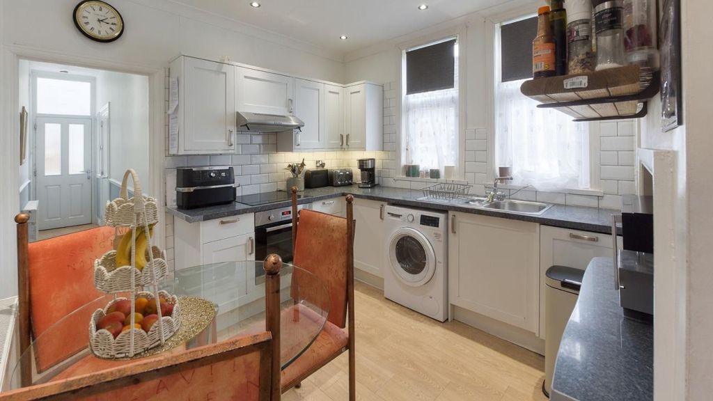 Property photo 3 of 10 Kitchen/Diner