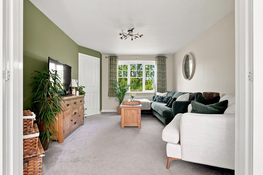 Property photo 2 of 30
