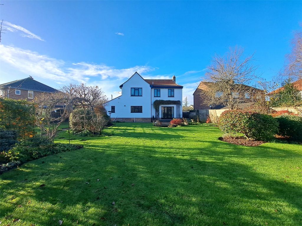 Property photo 2 of 38 Picture No. 14