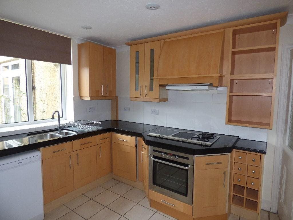 Property photo 1 of 9 Kitchen
