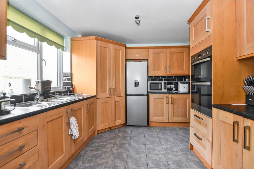 Property photo 2 of 21 Picture No. 02