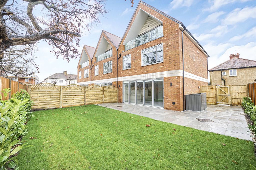 Property photo 2 of 19 Picture No. 16