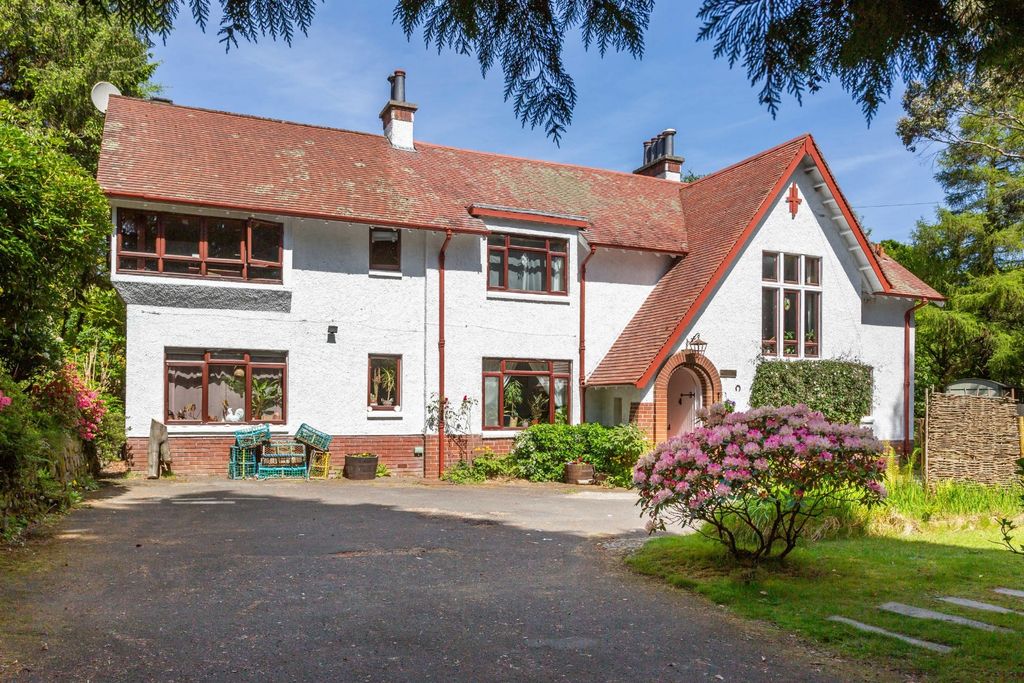 Property photo 1 of 90 4245982